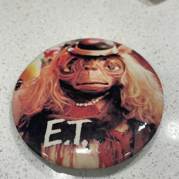 Vintage E.T. Movie Pins - Picture 2 of 10